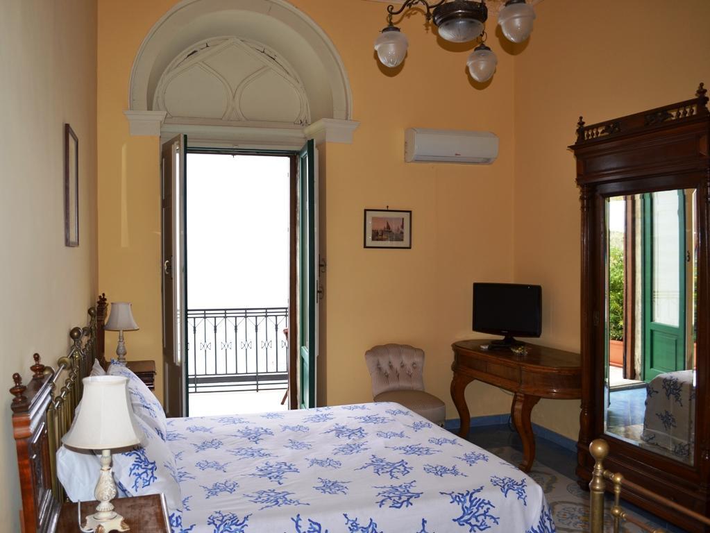 B&B Villa Antonio ตาออร์มินา ภายนอก รูปภาพ