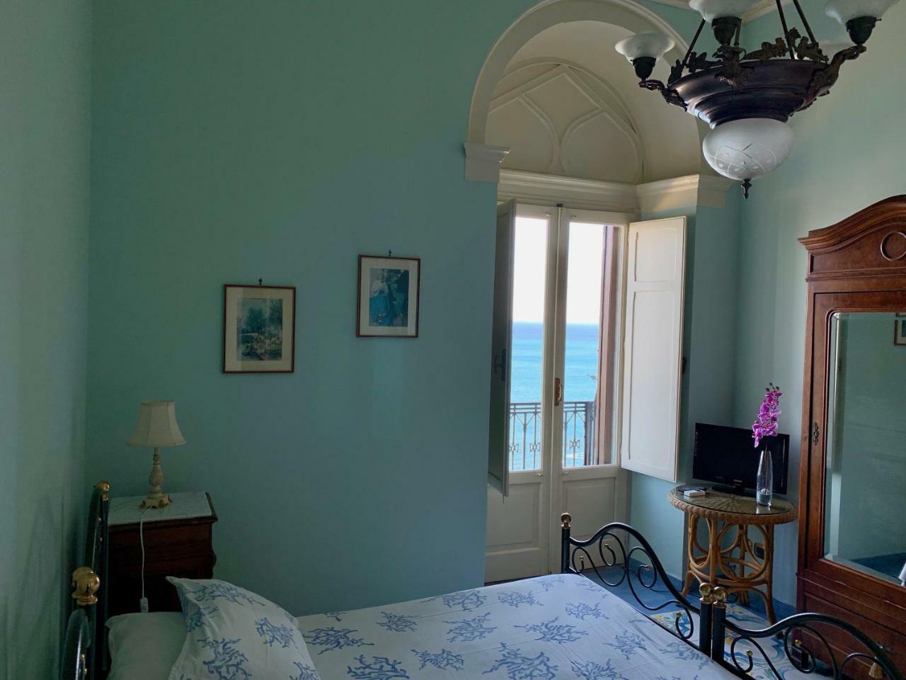 B&B Villa Antonio ตาออร์มินา ภายนอก รูปภาพ