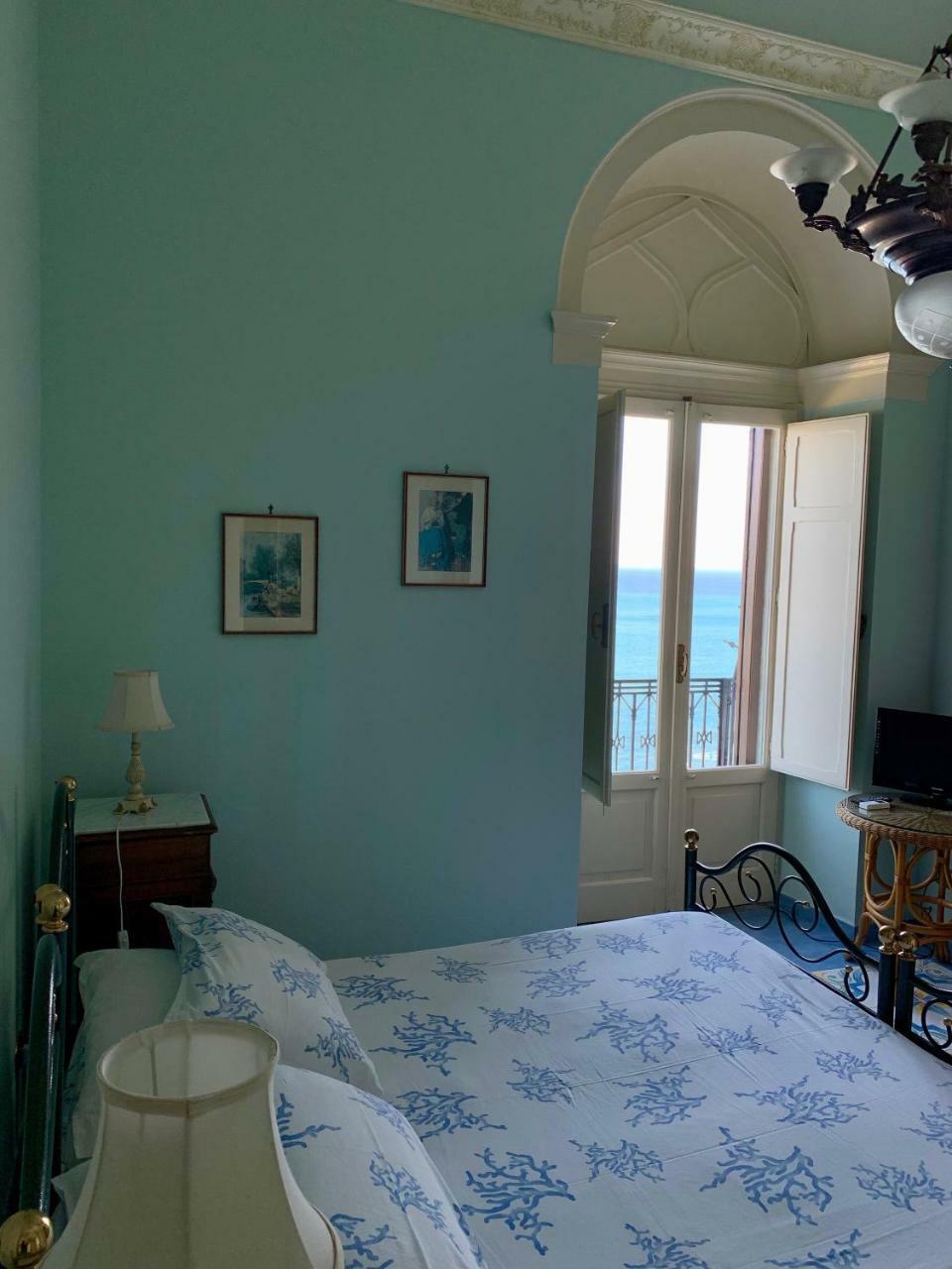 B&B Villa Antonio ตาออร์มินา ภายนอก รูปภาพ